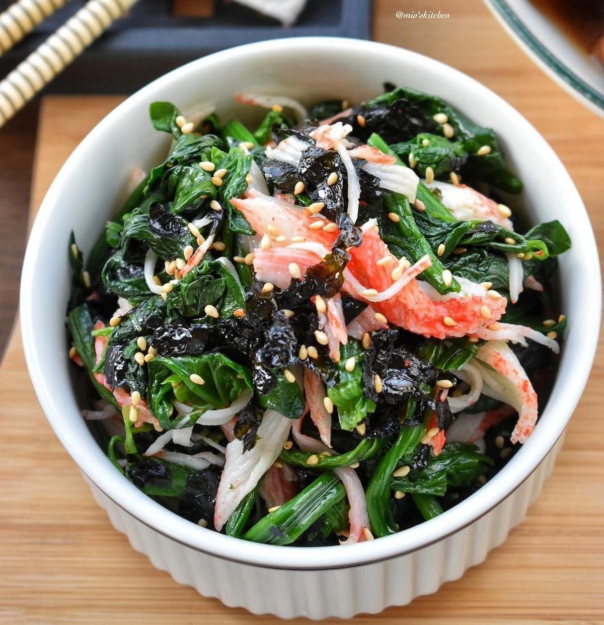 旨味たっぷり！火を使わずに作れる「カニカマのナムル」
