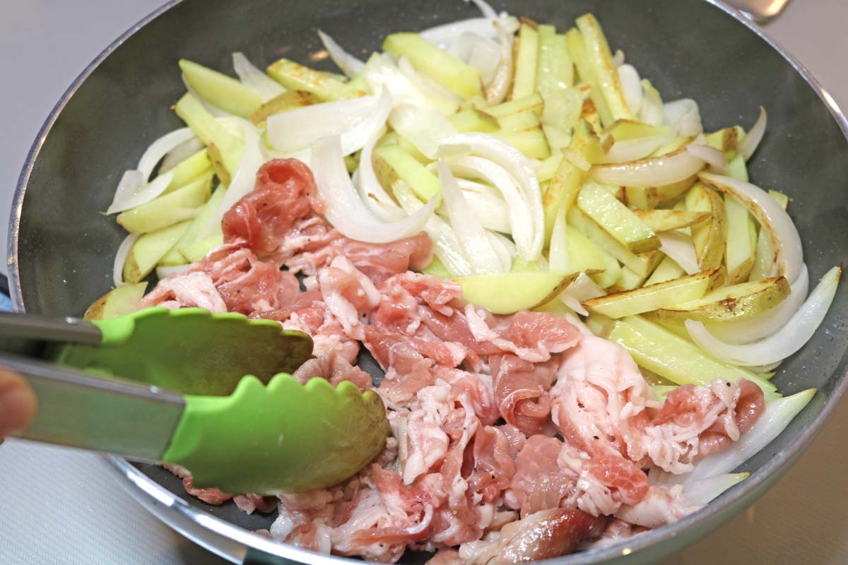 「新じゃがカレー炒め」レシピ