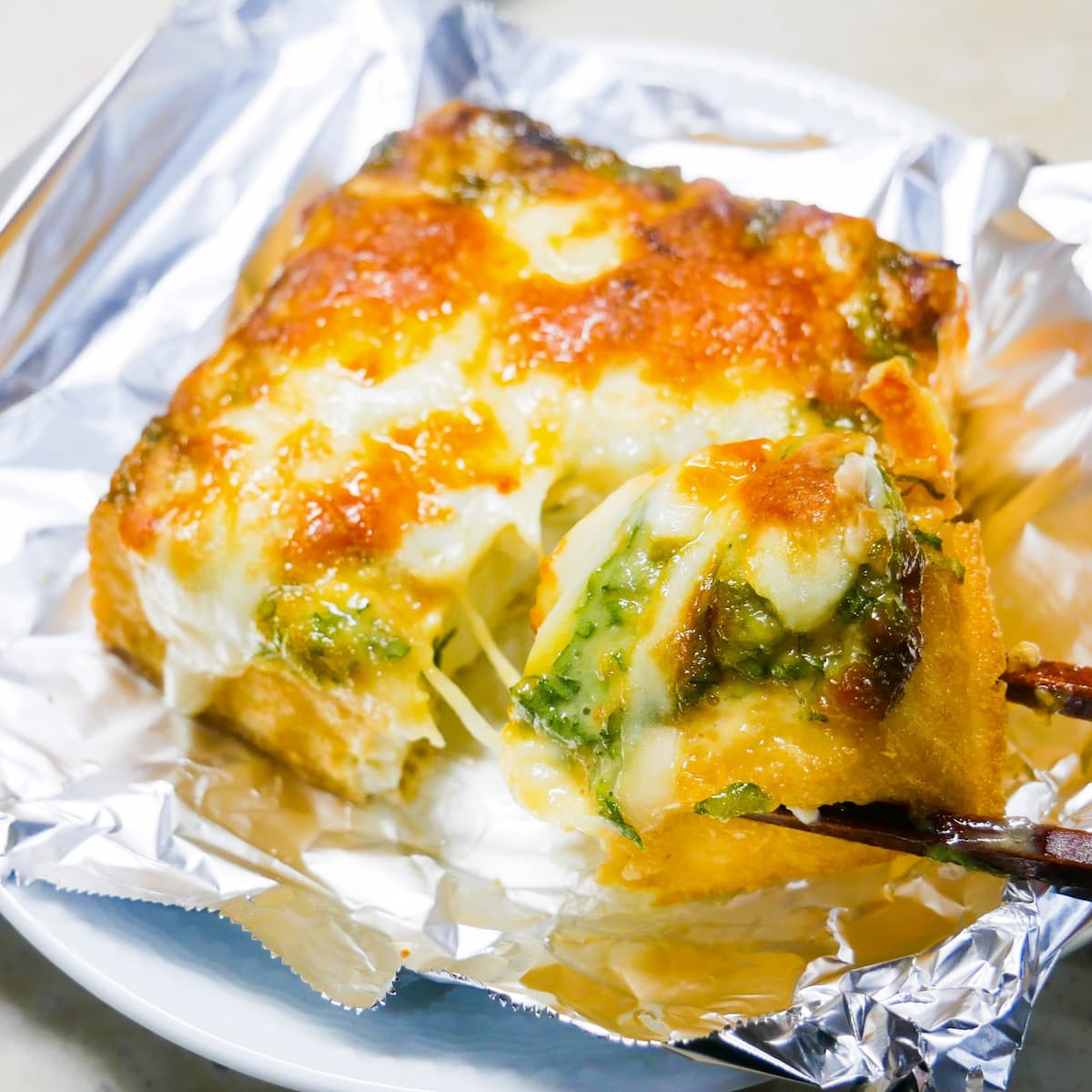 コスパ抜群の超高速おつまみ！「厚揚げの大葉みそチーズ焼き」の作り方