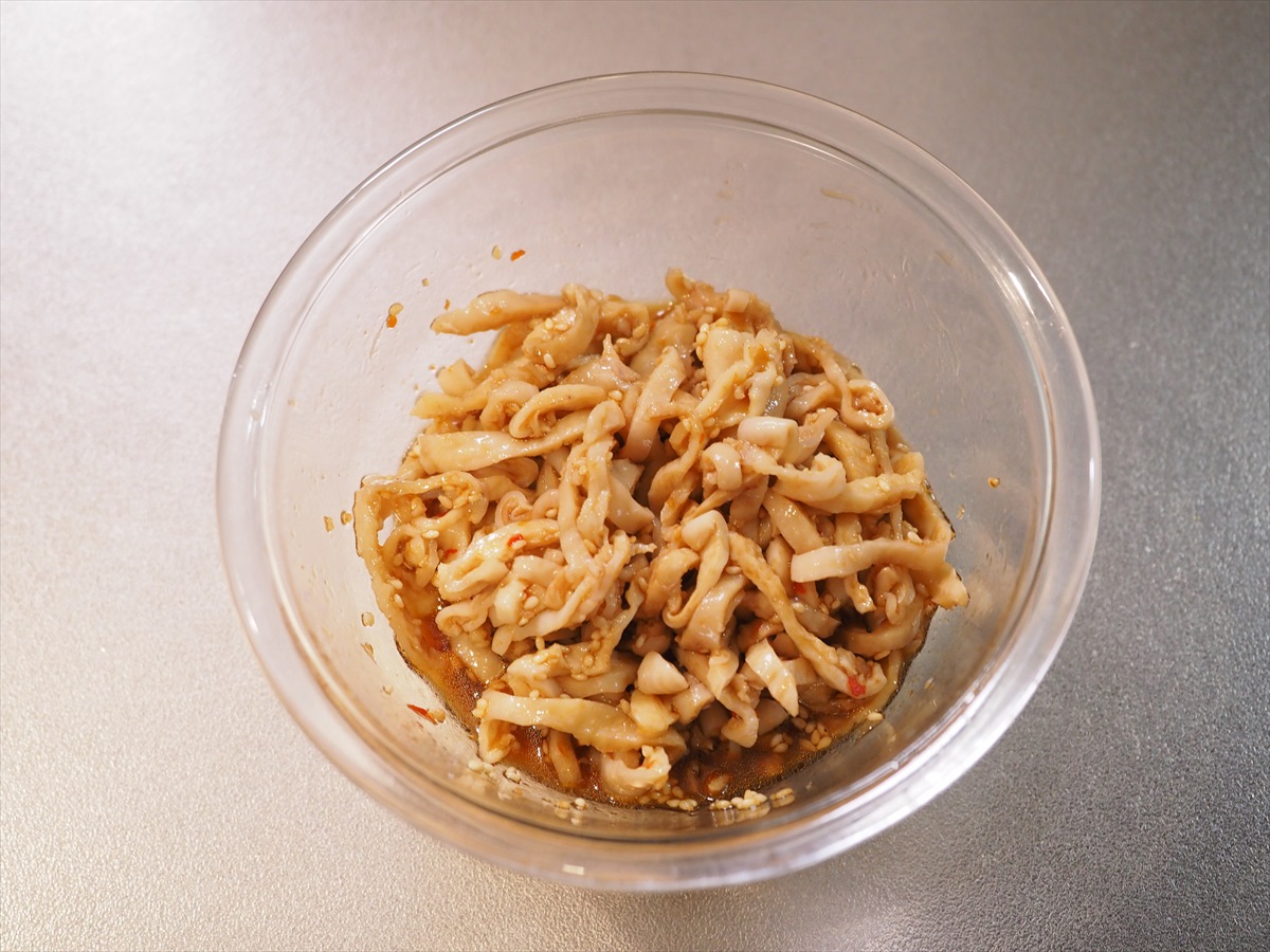 「鶏皮ポン酢と新玉ねぎのサラダ」レシピ