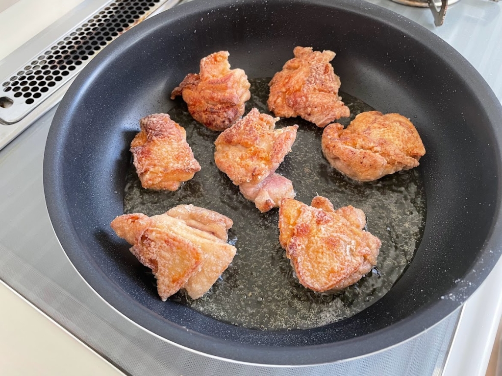 油の値上げは「揚げ焼き」で対策！少ない油で節約しながら上手に揚げ物を作るコツ