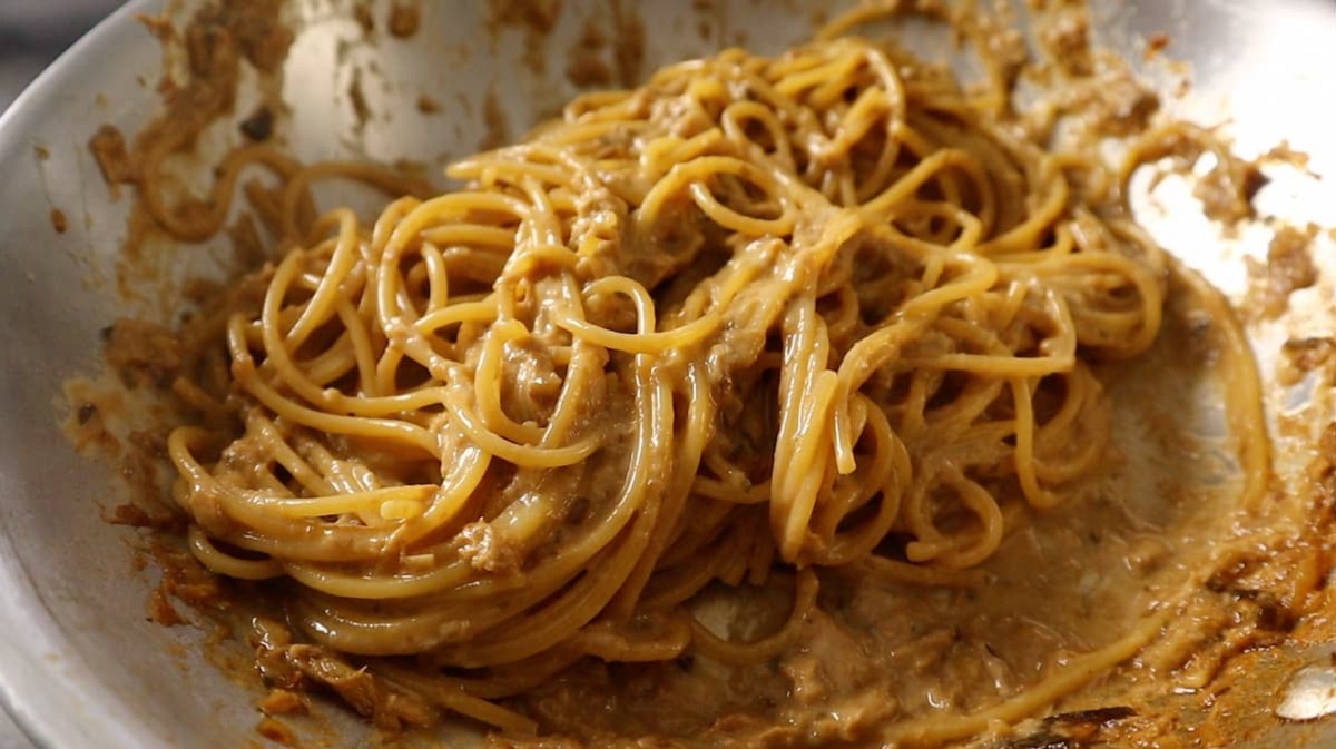 ツナパスタ　ゆで汁がなくなるまで煮込む　だれウマ　