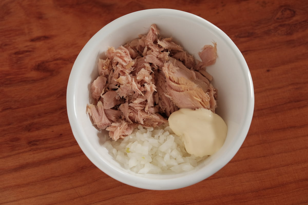 工程2 ちくわとツナの磯辺揚げ