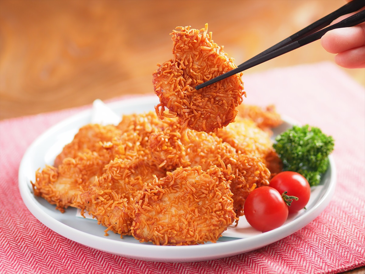 「鶏むね肉のチキンラーメンから揚げ」レシピ