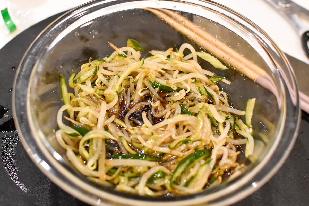 胸肉ともやしの中華和え