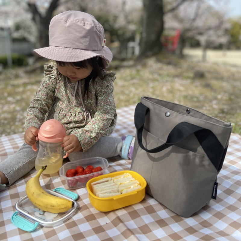 ピクニックや学童弁当に！暖かい季節に持っておきたい保冷ランチバッグ、スタッフの愛用品は？【子ども使い編】