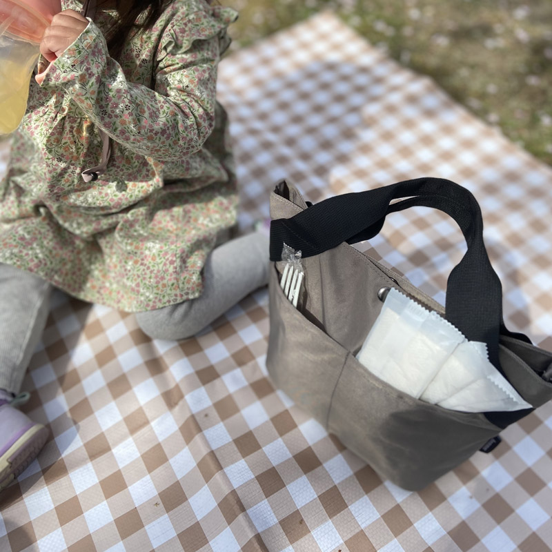 ピクニックや学童弁当に！暖かい季節に持っておきたい保冷ランチバッグ、スタッフの愛用品は？【子ども使い編】