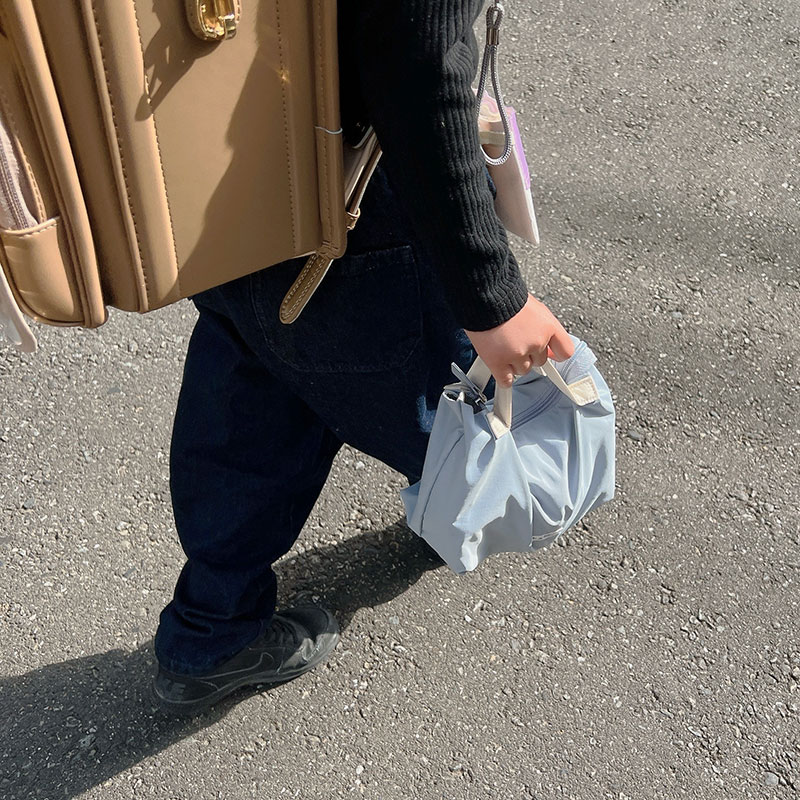 ピクニックや学童弁当に！暖かい季節に持っておきたい保冷ランチバッグ、スタッフの愛用品は？【子ども使い編】