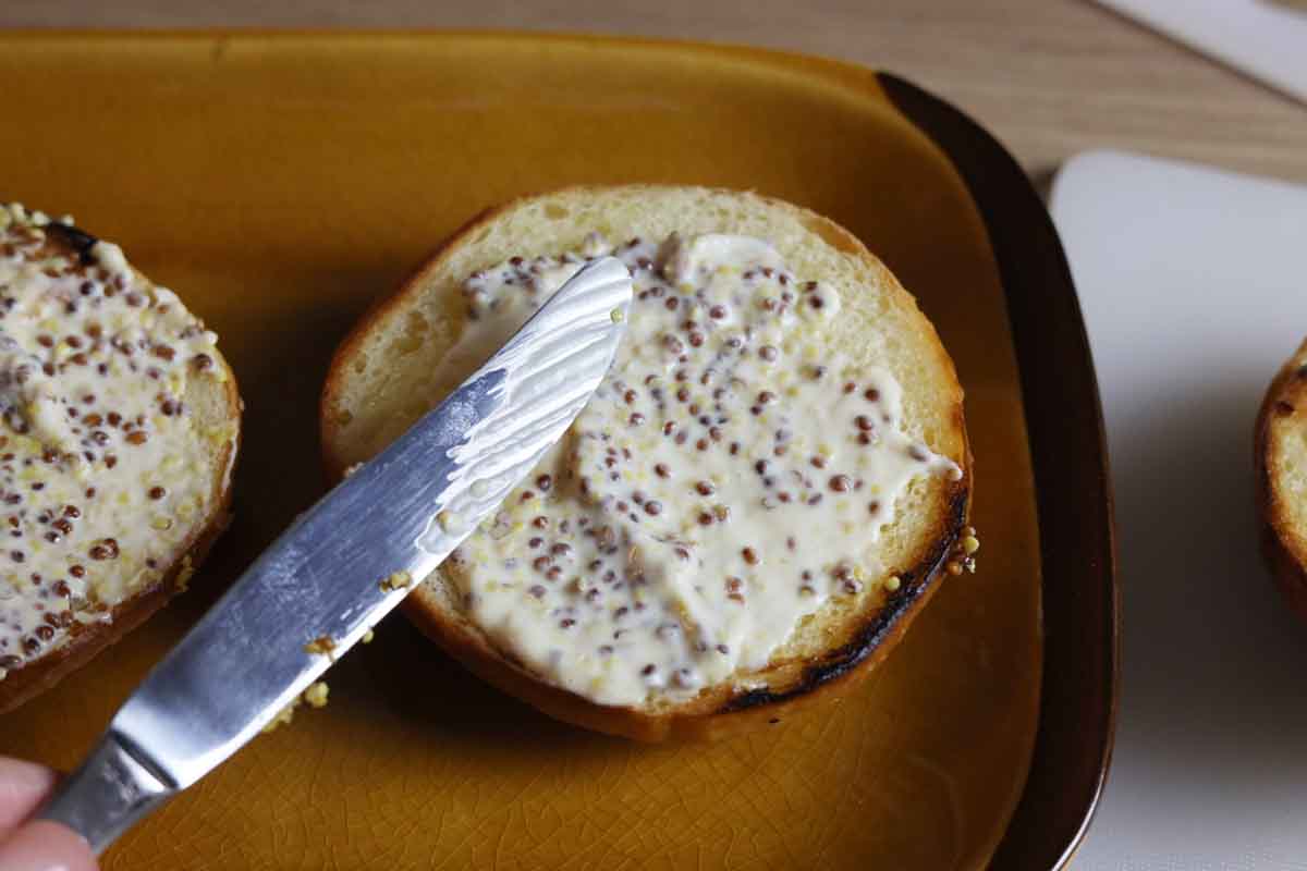 にんにく香る「バーガーバンズ」