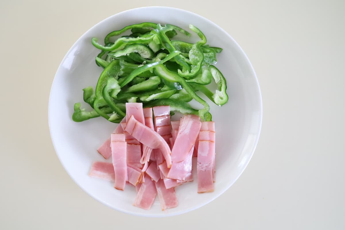 ピーマンとベーコンのレンチン煮