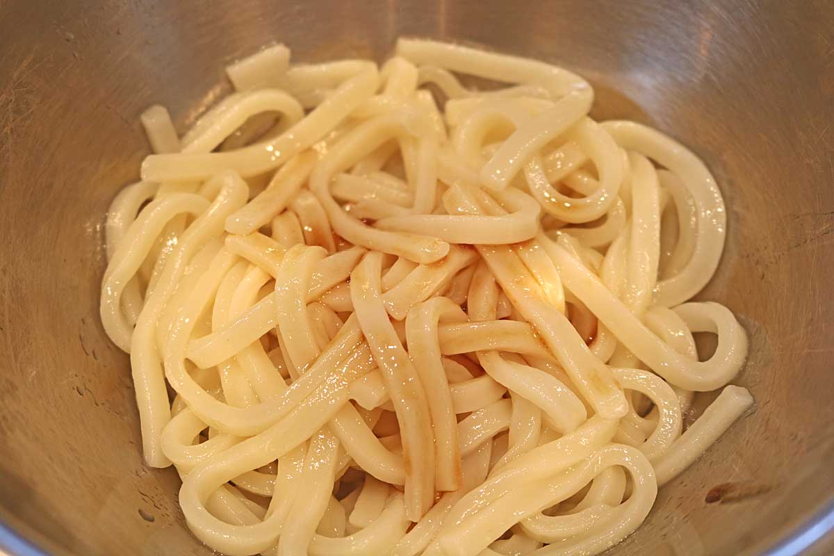「旨辛韓国風そぼろのやみつき混ぜうどん」レシピ