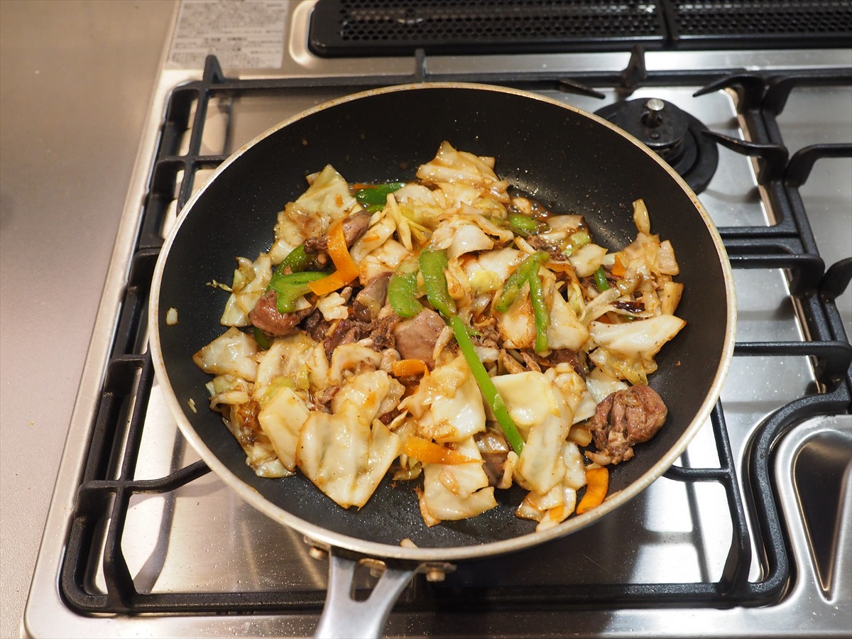 焼き肉のタレで鶏ハツ野菜炒め
