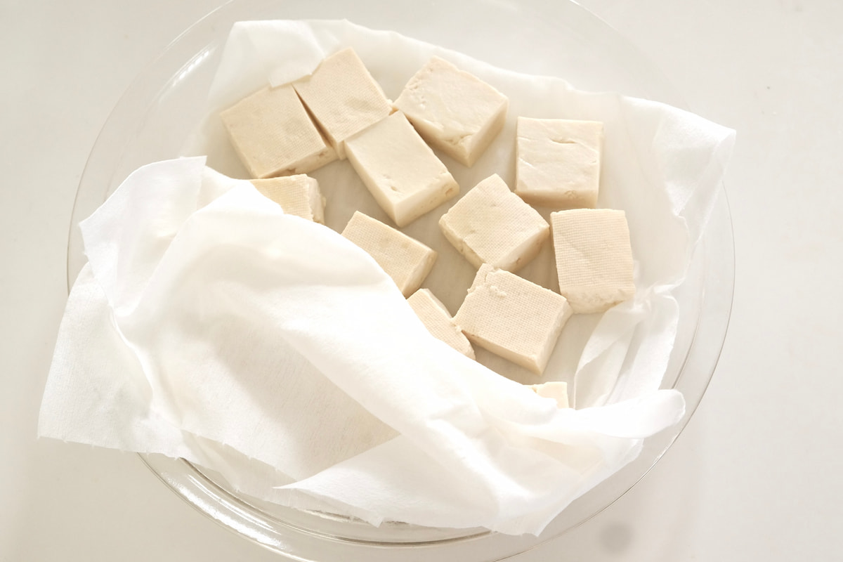 工程1 豆腐のチリソース炒め