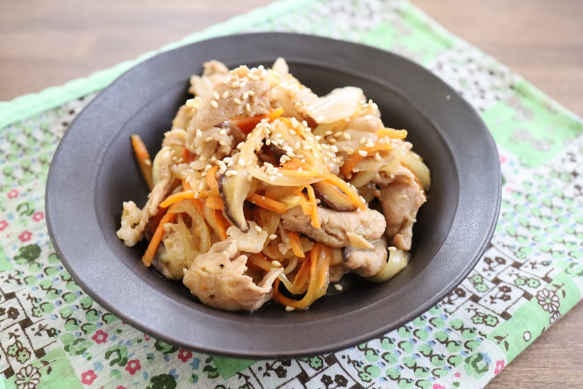 「豚肉と野菜の甘辛炒め」レシピ