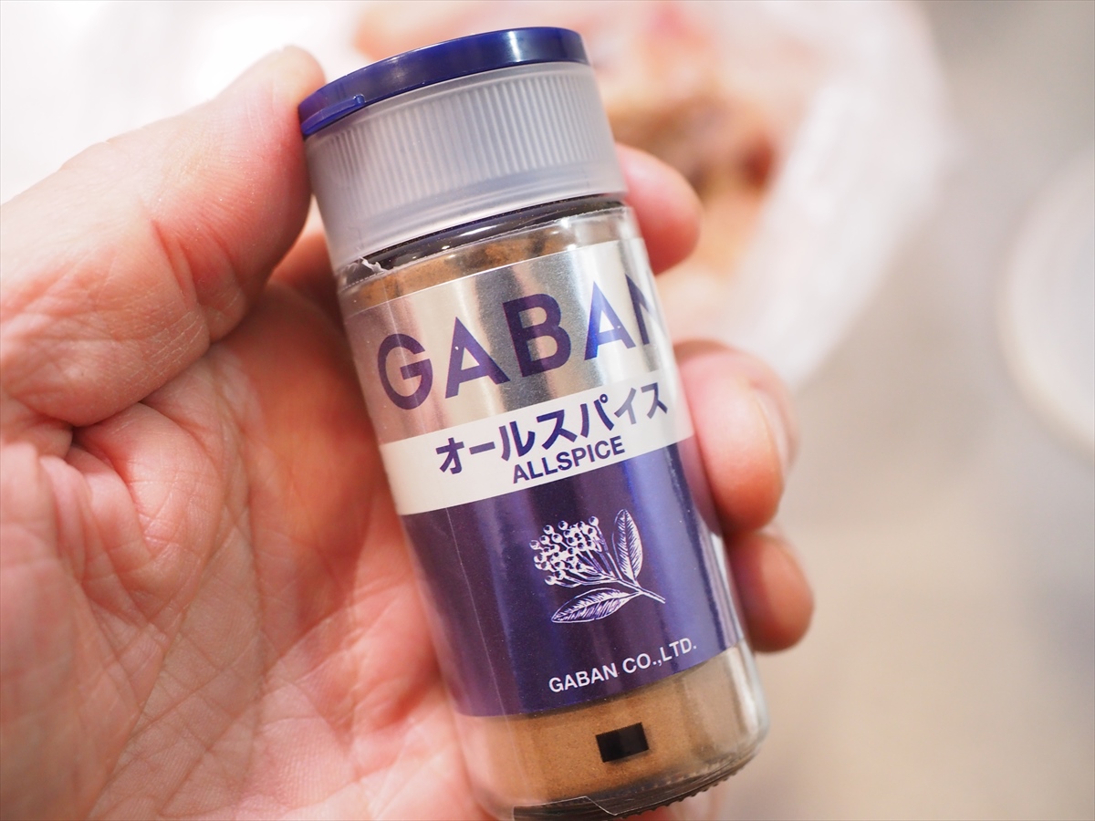 ウスターソースで手羽元のジャークチキン風