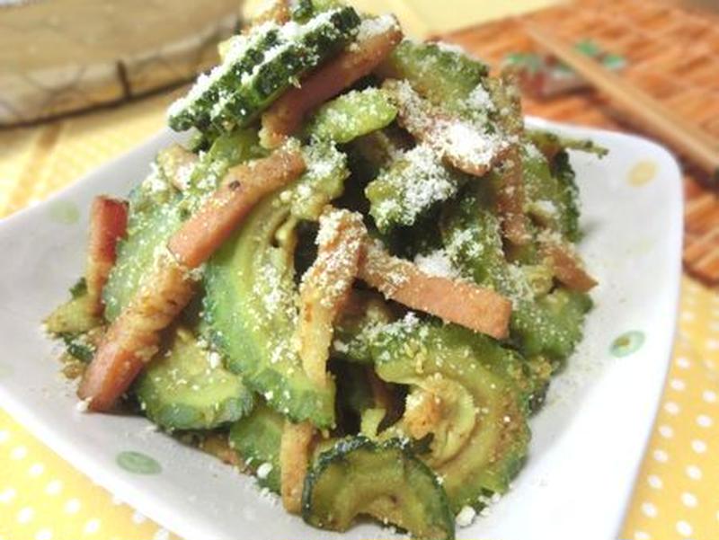 クセになるおいしさ！「ゴーヤとベーコン」のかんたん炒め物