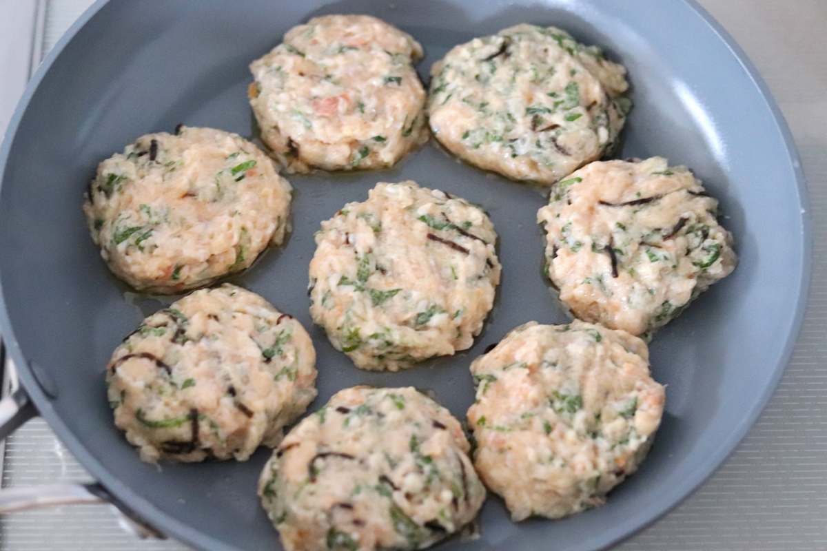 梅塩昆布の和風チキンバーグ作り方