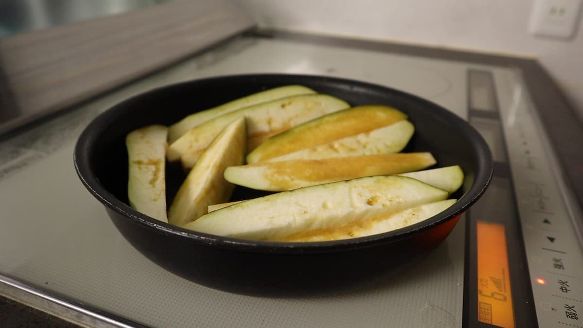 よだれなす　皮を下にして焼く　だれウマ