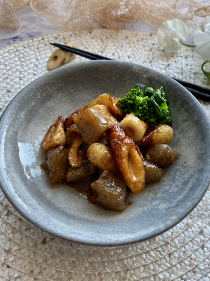 あと一品やお弁当おかずに♪「こんにゃく×ちくわ」の炒め物