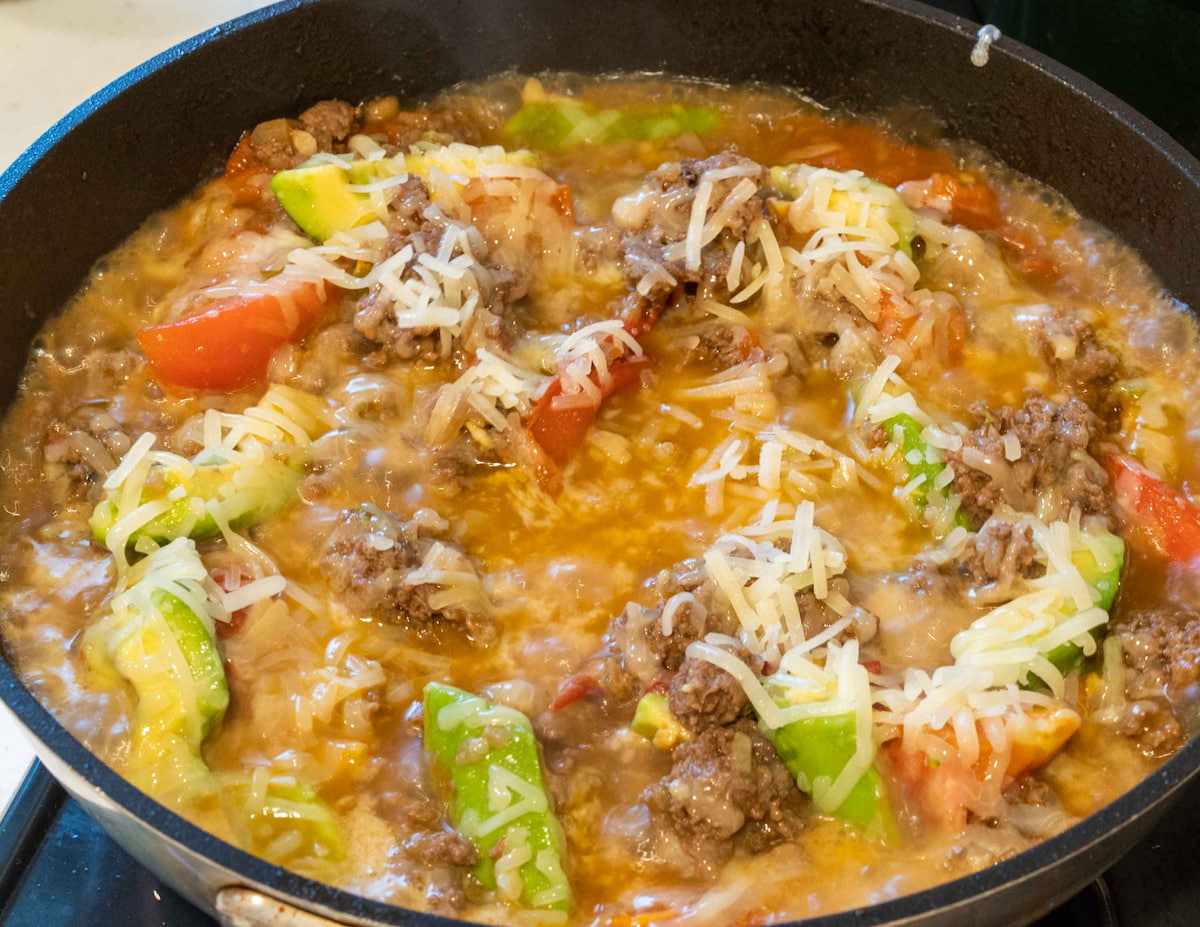 ひき肉とトマトとアボカドのウスターしょうゆ煮作り方