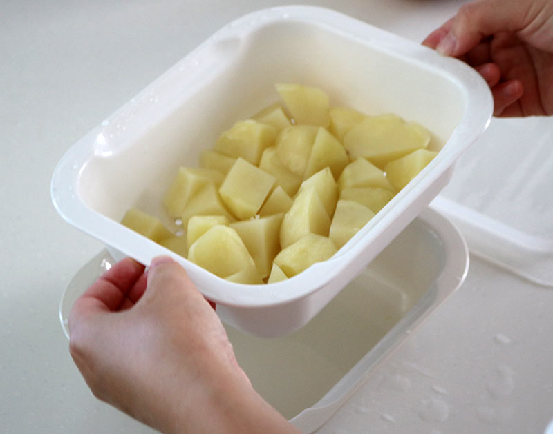 
レンチンであと一品が気軽に叶う！副菜からメイン料理もこなせる「コランダー」の使い方