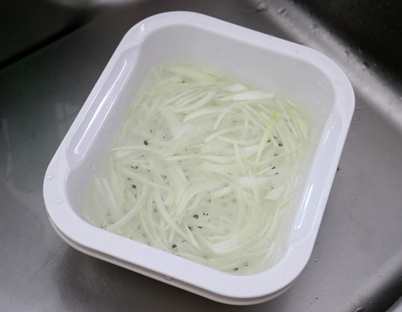 
レンチンであと一品が気軽に叶う！副菜からメイン料理もこなせる「コランダー」の使い方