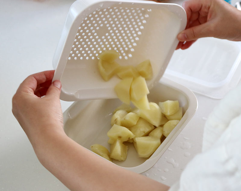
レンチンであと一品が気軽に叶う！副菜からメイン料理もこなせる「コランダー」の使い方