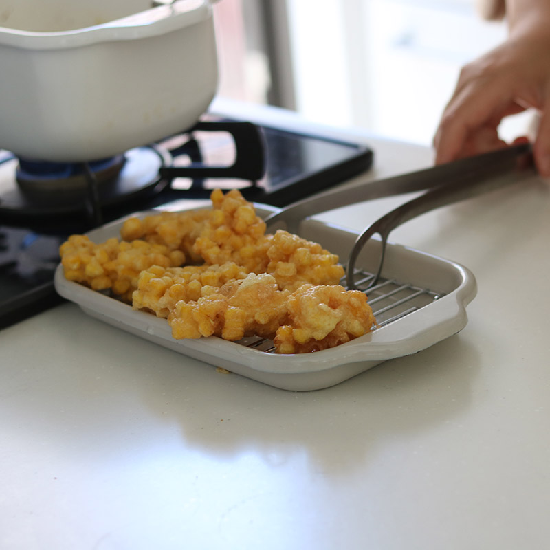 大盛バターコーンも追いコーンもおまかせ！夏の味覚「トウモロコシ」専用カッターが今人気です。