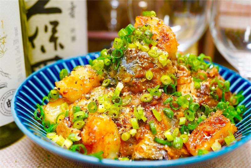 ストック食材2つで作る！「じゃがいも×さば缶」の大満足おかず