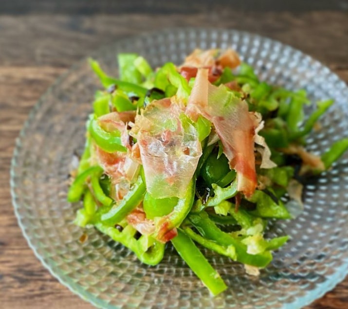 あと一品にいかが？「ピーマン×ごま油」のやみつき副菜