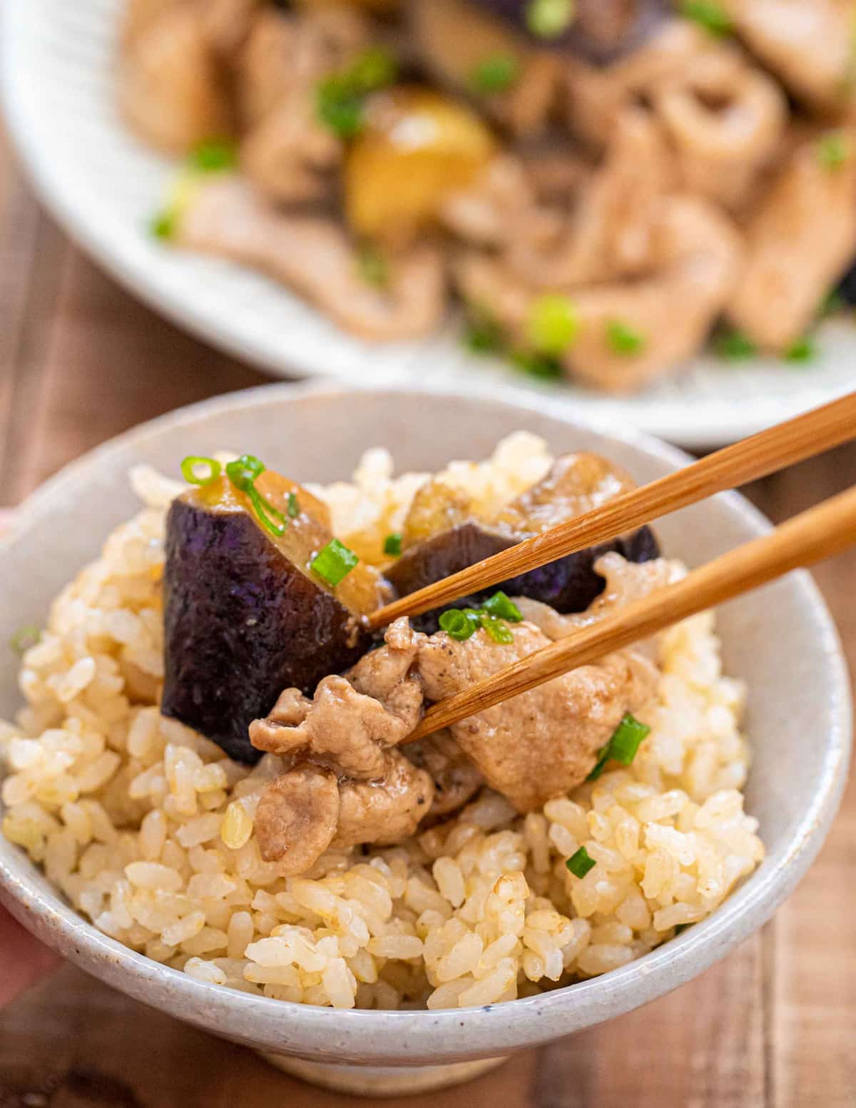 豚肉となすのバタぽん炒め作り方