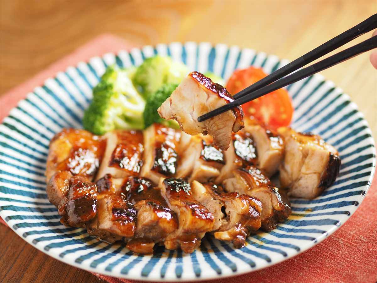 鶏もも肉のウスターソース焼き