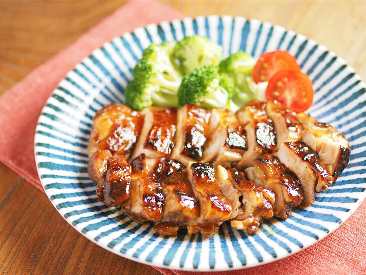 鶏もも肉のウスターソース焼き