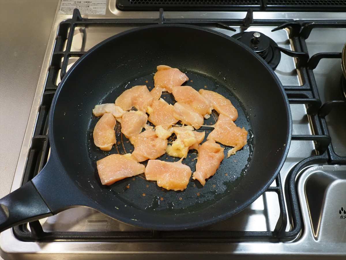 鶏むね肉とオクラのオイスターソース照焼き