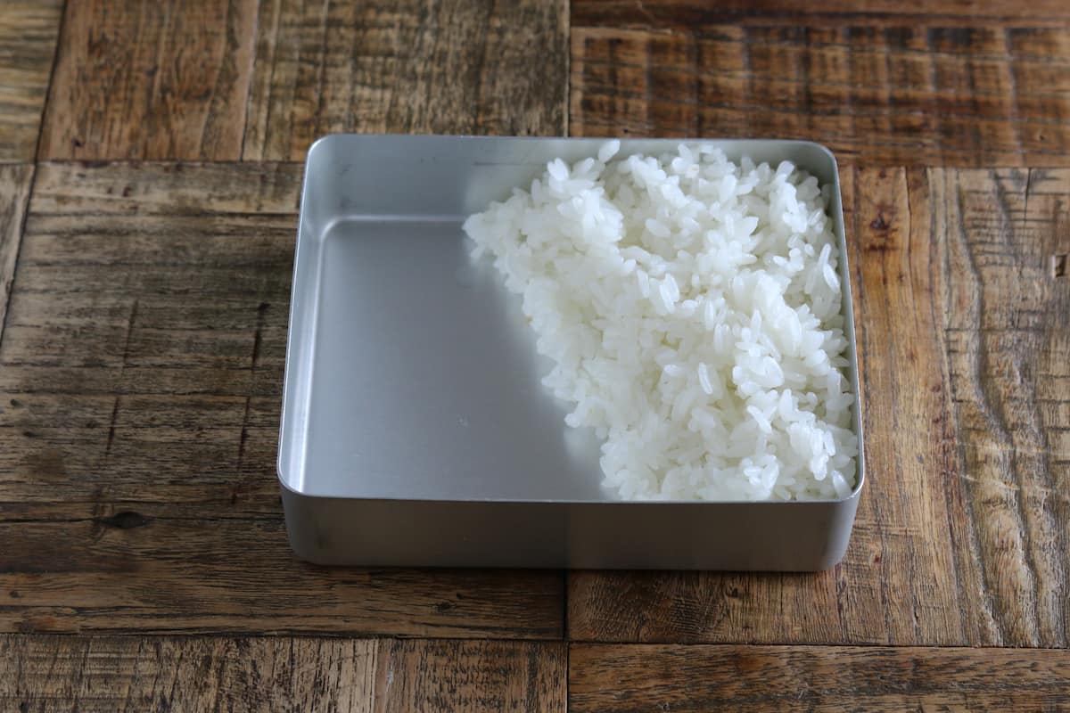 ささみのBBQステーキ弁当_詰め方1