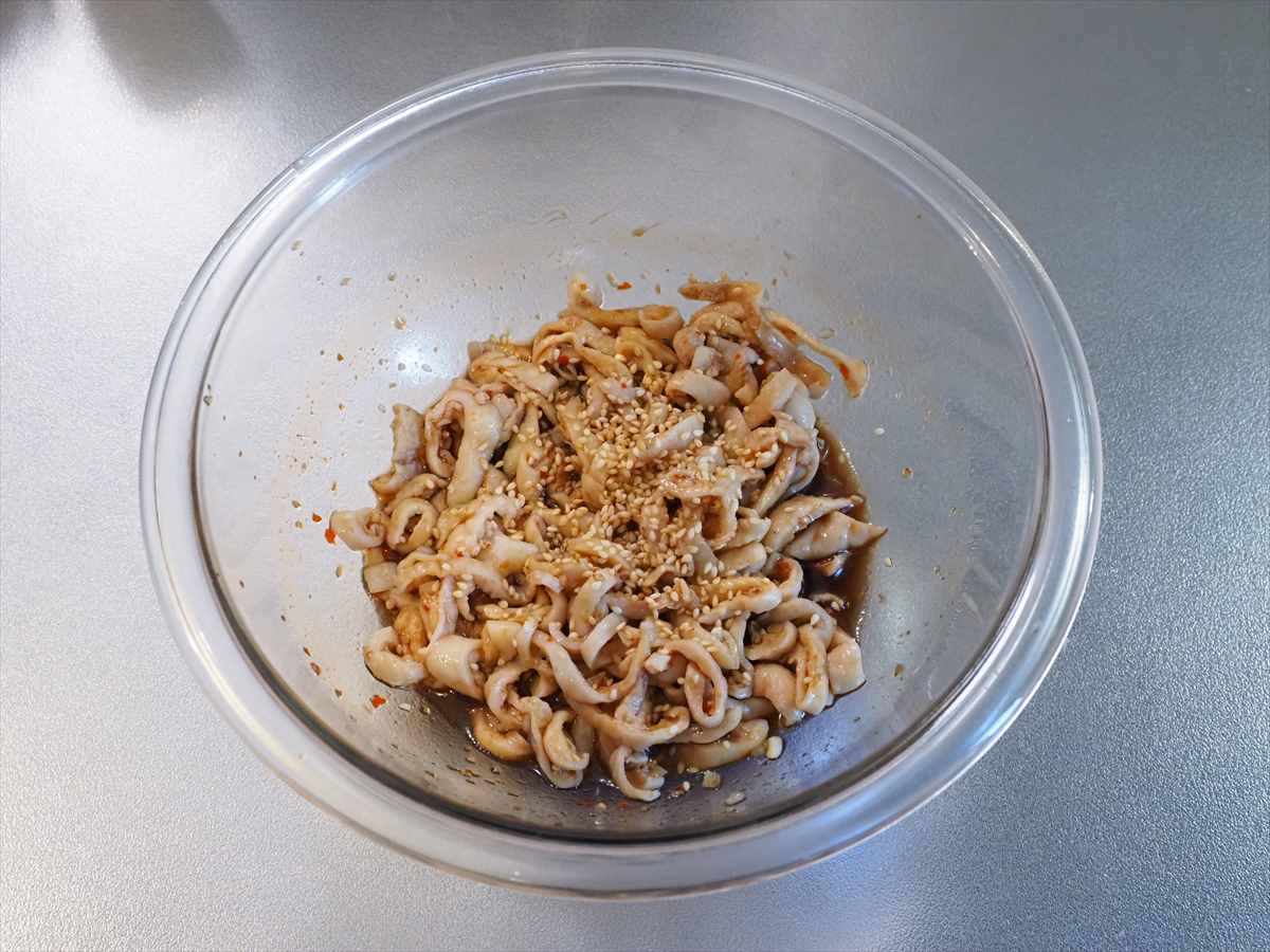 鶏皮ぽん酢のっけ冷やし中華風
