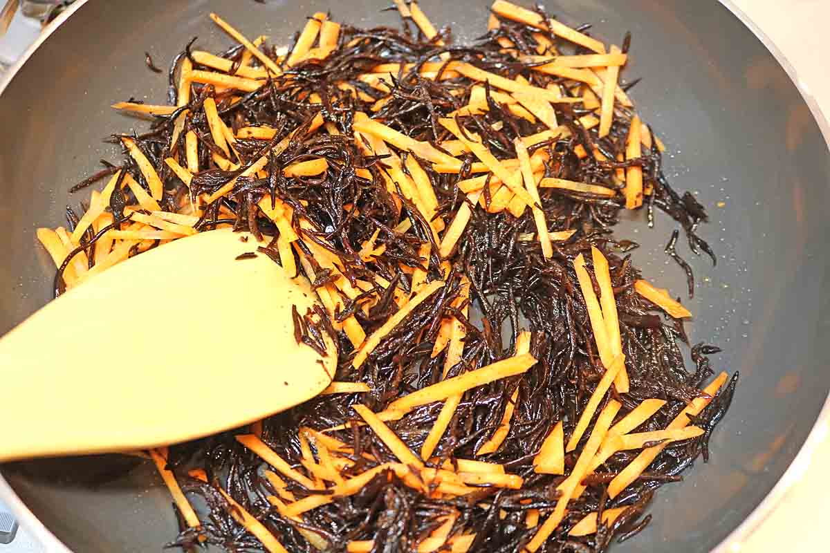 「長芋と枝豆のひじき炒め」レシピ