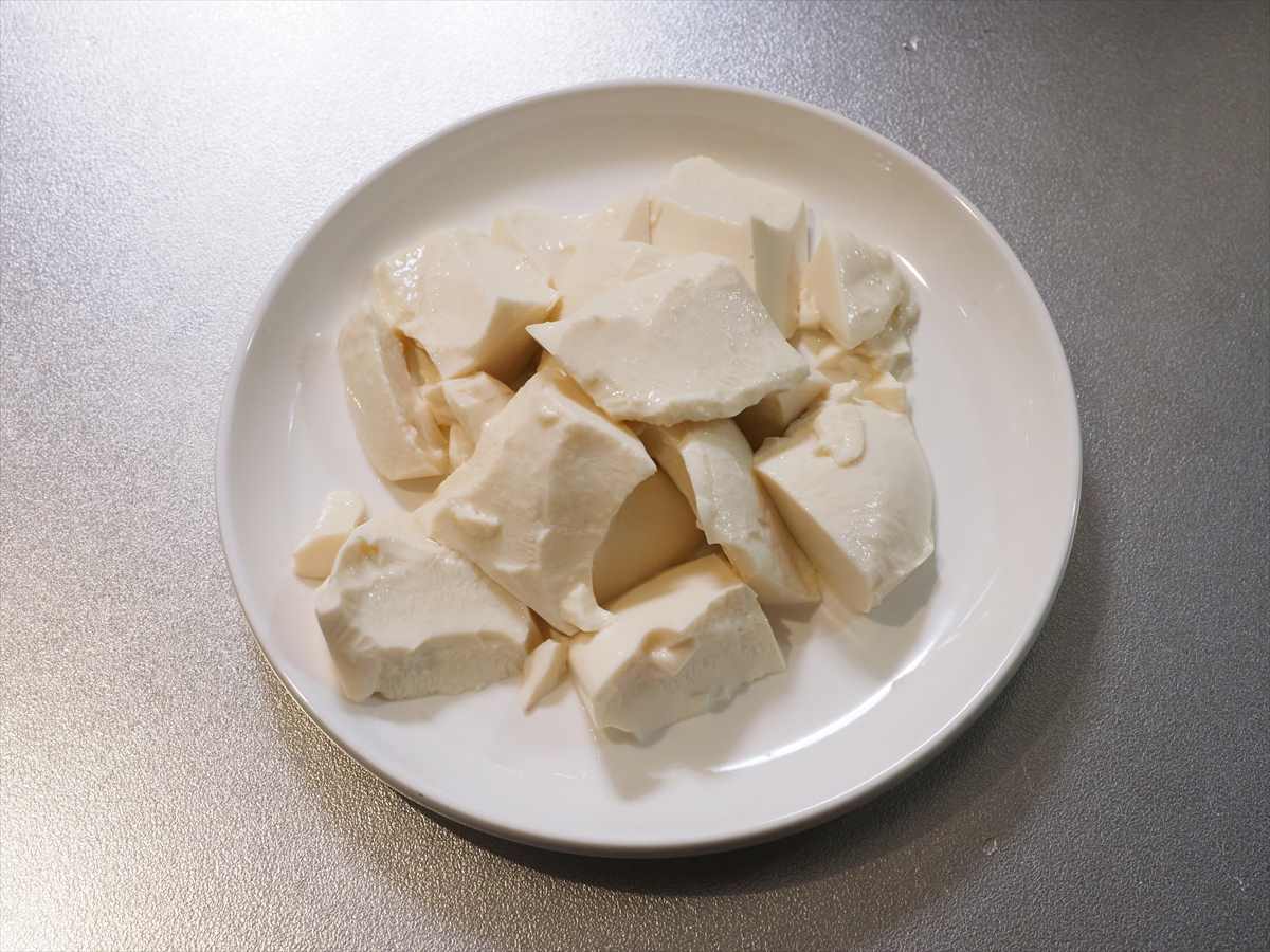 ささみとくずし豆腐のユッケ丼