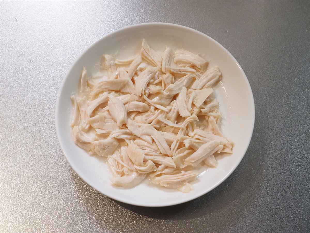 ささみとくずし豆腐のユッケ丼