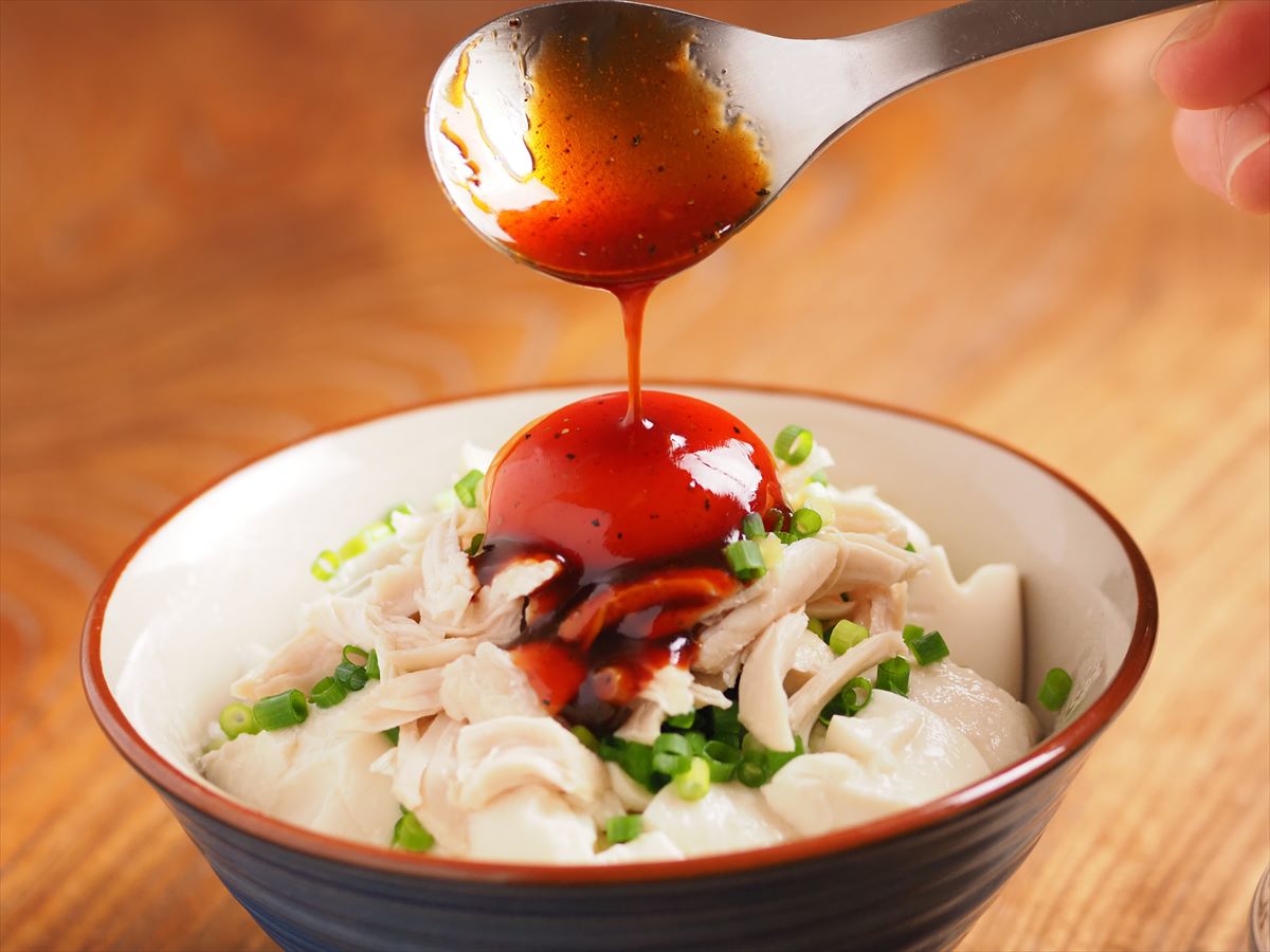 ささみとくずし豆腐のユッケ丼