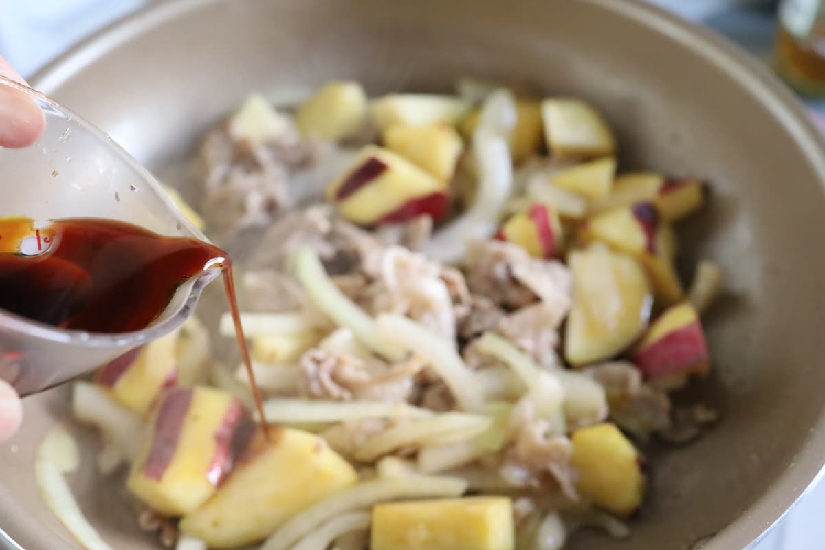豚肉とさつまいもの甘辛炒め