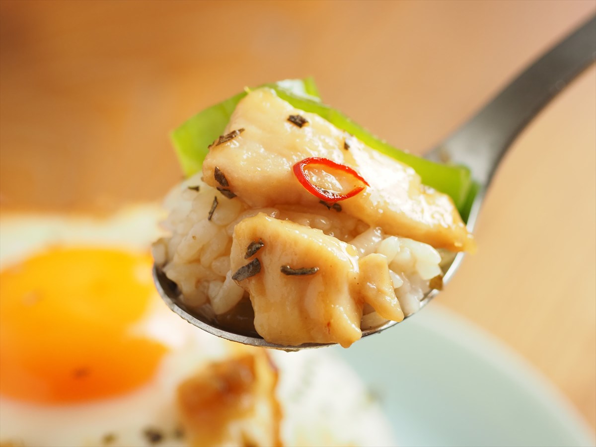 「鶏むね肉のガパオライス風」レシピ