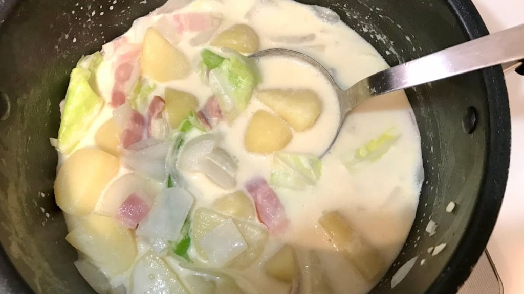 ごろごろ野菜のみそミルクスープ　煮込む　まいのおやつ
