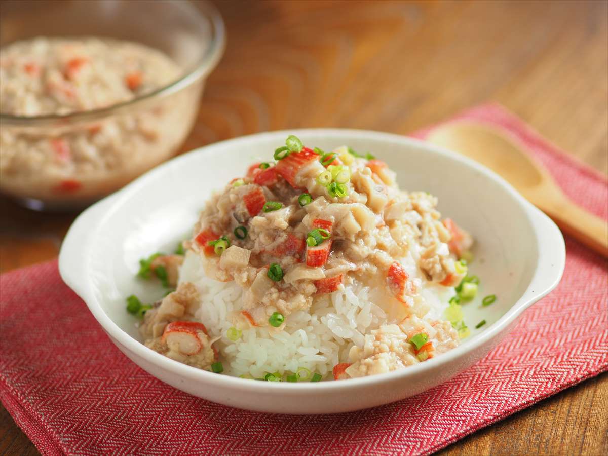 鶏むね肉ときのこのそぼろあんかけご飯