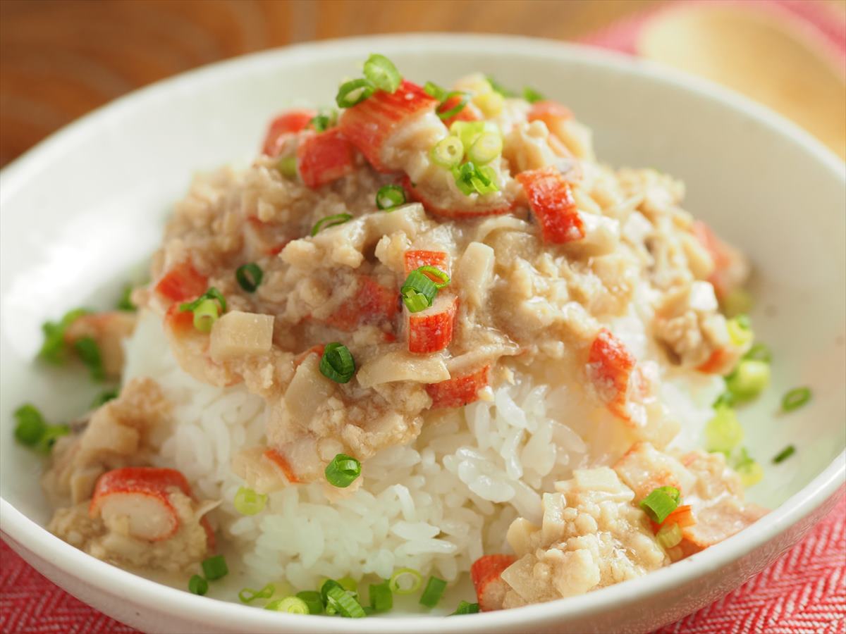鶏むね肉ときのこのそぼろあんかけご飯