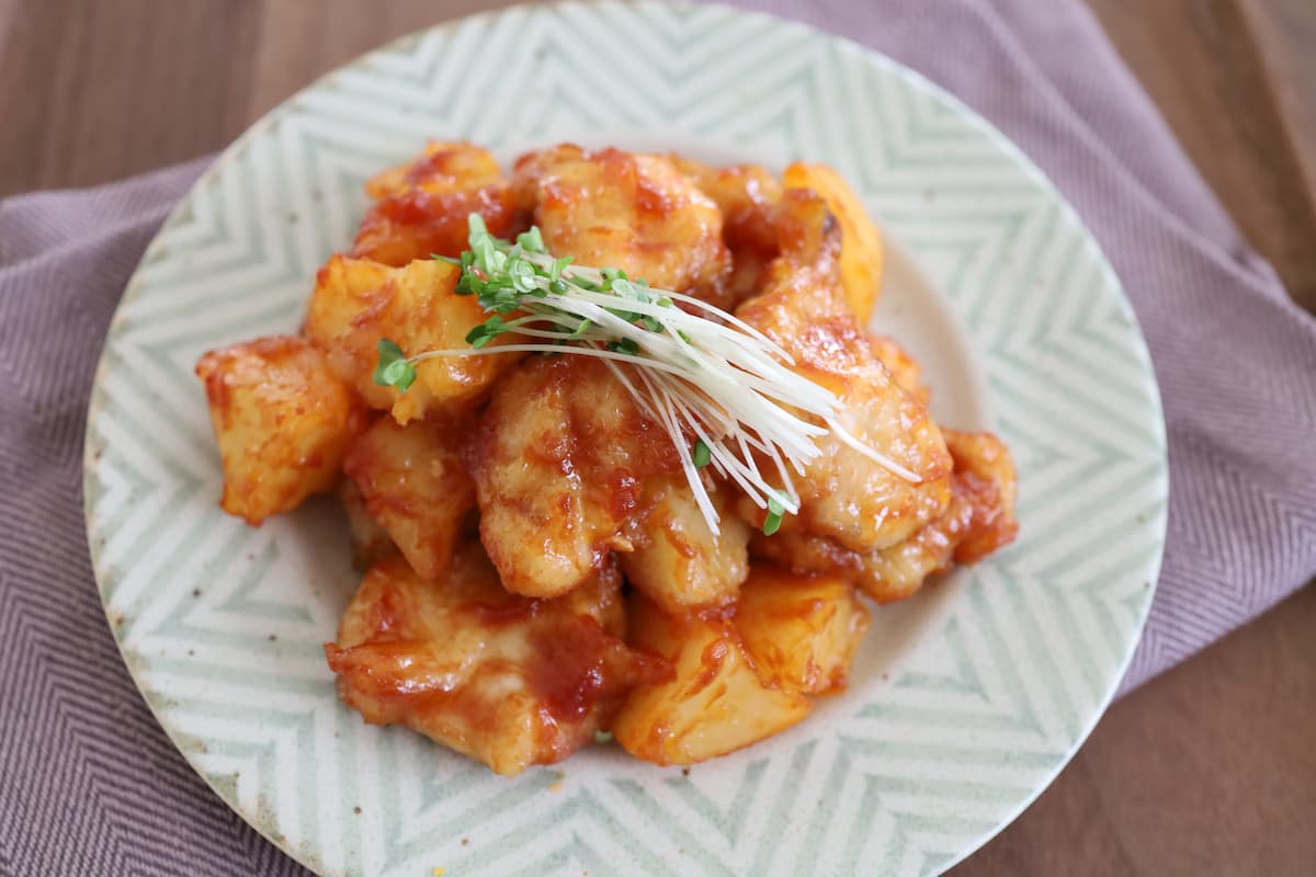 鶏肉とじゃがいものケチャップ炒め
