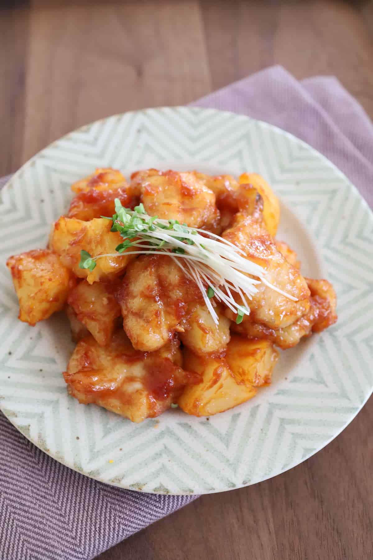 鶏肉とじゃがいものケチャップ炒め
