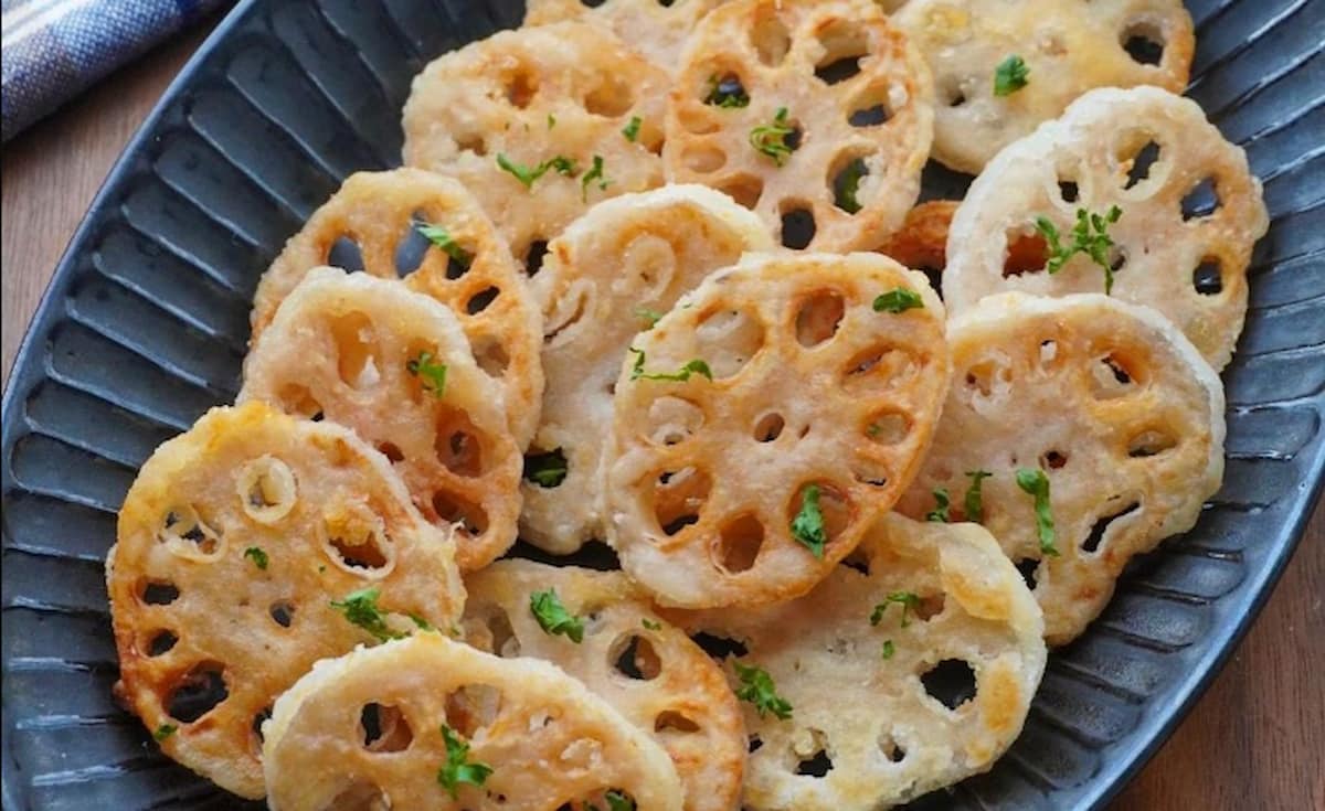 シャキシャキ食感で食べる手が止まらない!「やみつきれんこん」