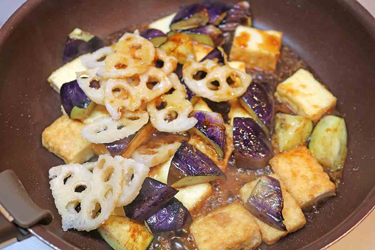 「なすとれんこんの厚揚げ照り焼き」レシピ