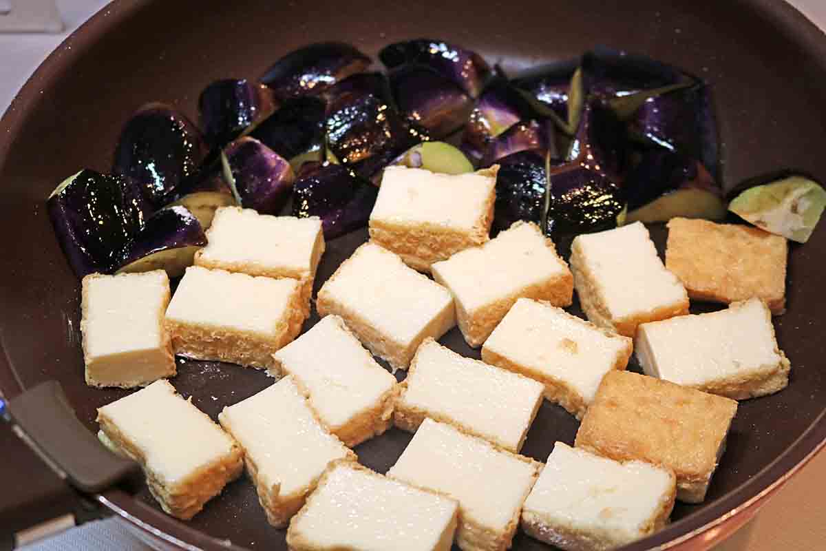 「なすとれんこんの厚揚げ照り焼き」レシピ